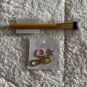 Brand New Tart Paw Concealer Brush and Lipgloss Clip